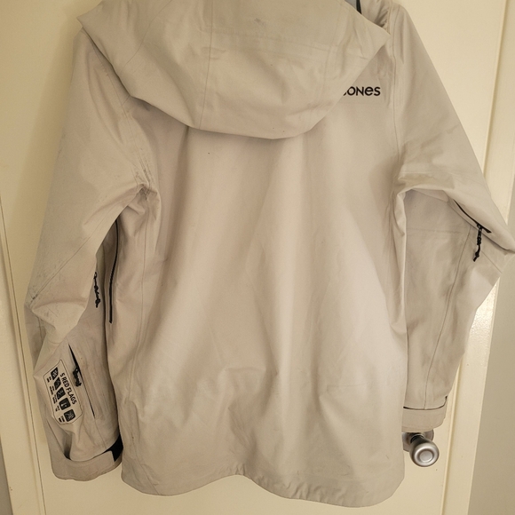 Women's Jones Shrapnilist ski/snowboard jacket size small - Picture 3 of 7
